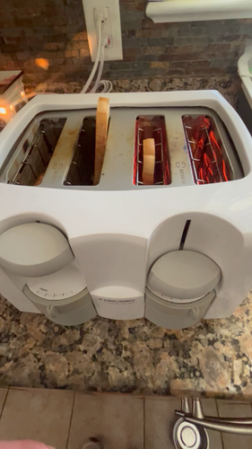 Black & Decker Toast-it-all 4 Slice Toaster Cool Touch Safety Heat Control VIDEO - Video 1 of 1