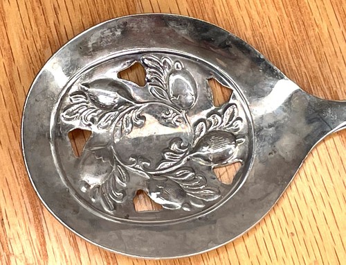 Cuillère serveur canneberge tomate Sheffield Angleterre plaqué argent gland design vintage - Photo 3 sur 6