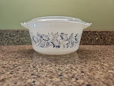 Pyrex COLONIAL MIST Baking Dish with lid 474-B 1.5Qt Vintage