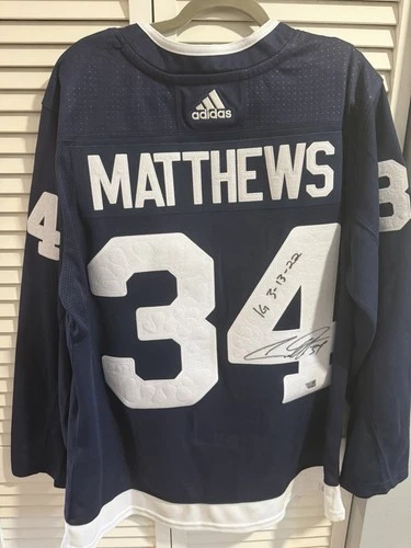 AUSTON MATTHEWS SIGNED HERITAGE CLASSIC INSCRIBED HOCKEY JERSEY FANATICS COA