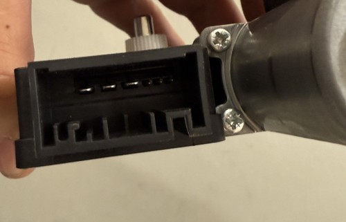 2025 BMW M340i 330i 330e G20 FRONT LEFT SIDE DOOR WINDOW REGULATOR MOTOR OEM - Picture 4 of 4