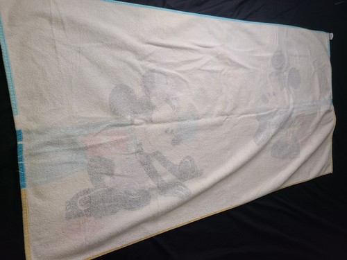 Disneyland Mickey Mouse & Minnie Mouse Sand Castle Beach Towel 58" x 32" - Picture 6 of 13