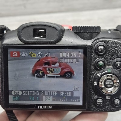 Fujifilm Fuji FinePix S1800 18x Wide Zoom Digital Camera Optical