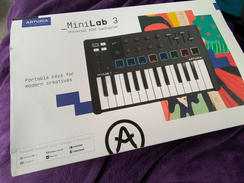 Arturia MiniLab 3 USB keyboard MIDI controller music production 25-key 8 pads - Picture 4 of 8
