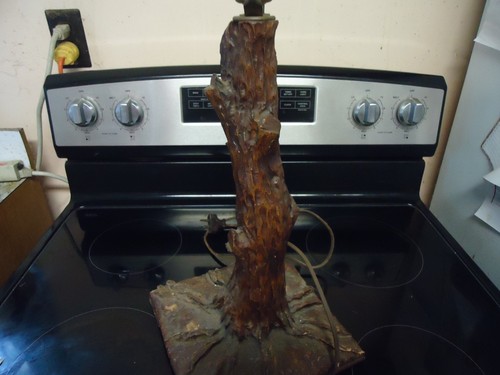 VINTAGE HAND CARVED HANDCARVED WOODEN TREE ELECTRIC LAMP - Picture 6 of 8