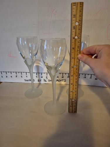 3 Vintage Colony Amaryllis Clear Satin Wine Glasses 8 7/8" Frosted Petal Stems - Picture 2 of 12