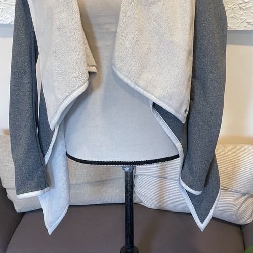 LULULEMON Women's Presence of Mind Fleece Wrap JACKET Polar Cream Gray Sz 2 - Picture 3 of 11