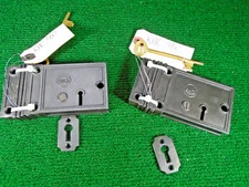 ONE RHC SMALL CAST IRON DEADBOLT RIM LOCK w/KEY CIRCA 1880 NICE (42854)