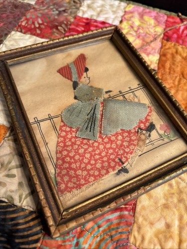 64) Bambola di carta vintage incorniciata panno arte signora 4,5” x 5,5” - Foto 2 di 4