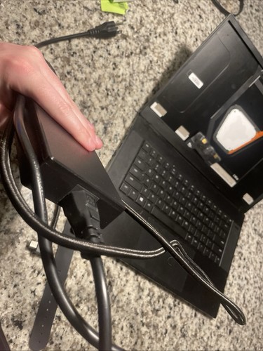 Razer Blade 15.6 inch (256GB SSD, Intel Core i7 8th Gen., 2.2GHz, 16GB) GTX 1070 - Picture 9 of 10