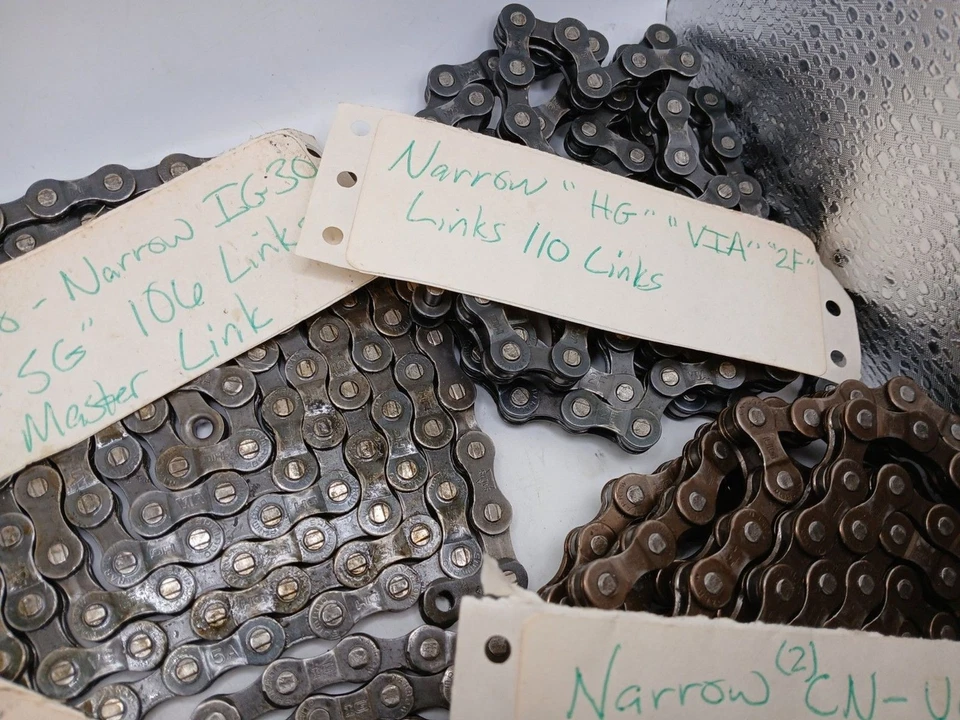 Lote de 11 Correntes de Bicicleta Vintage Estreitas "Shimano" CN-HG50 & CN-UG50", "UG", "IG" + - Imagem 3 de 4