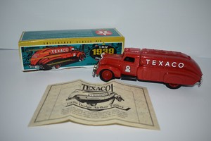 1939 Ertl Texaco Dodge Airflow Bank 10th in Series Diecast