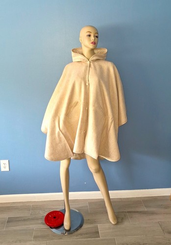 Alpaca Womens Hooded Button Up Cloak/Poncho/Cape PERU LIGHT BEIGE 35X54 inches - Picture 6 of 10