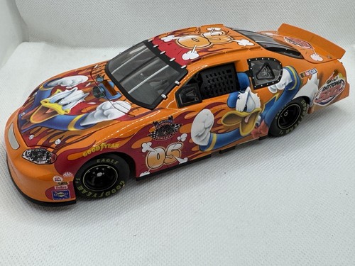 RARE Team Caliber Disney Edition 2005 Daytona 500 NASCAR Donald Duck 1:24 New - Picture 3 of 8
