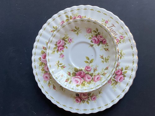Royal Albert Flower of the Month Series June Roses TRIO - Picture 4 of 7