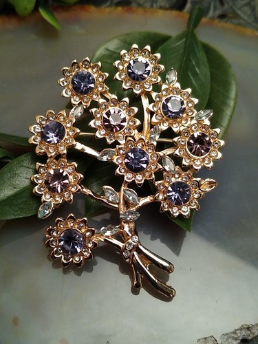 ANNE KLEIN Gold Tone Sparkling Stone Flower Bouquet Pin Brooch, Delightful, EUC! - Picture 2 of 10
