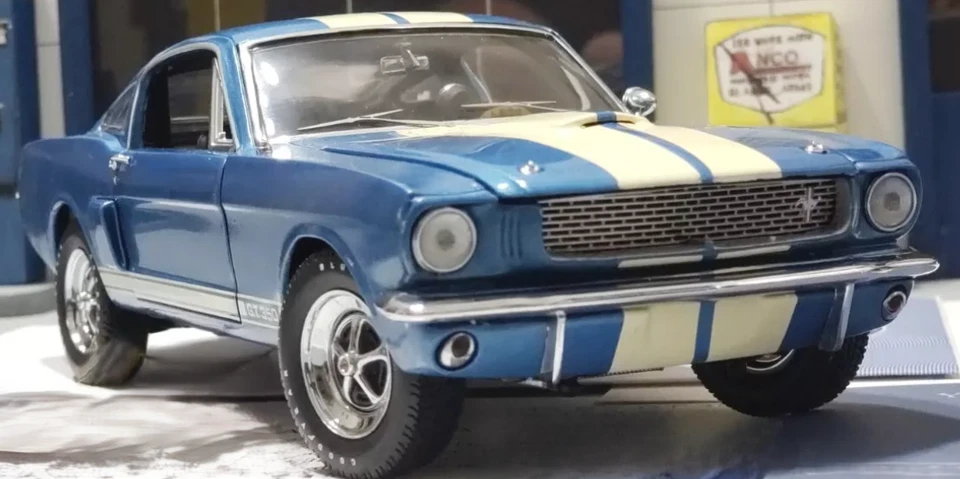 Ford Shelby Mustang Cobra GT1967w/1969V8Custom Built18Car12Blue1:24Metal Model40 - Image 3 of 4