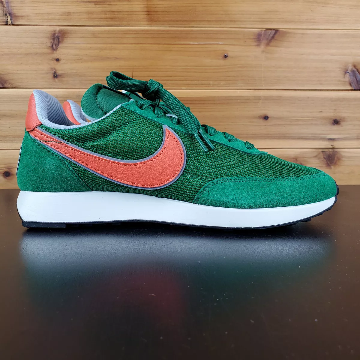Nike air tailwind green top