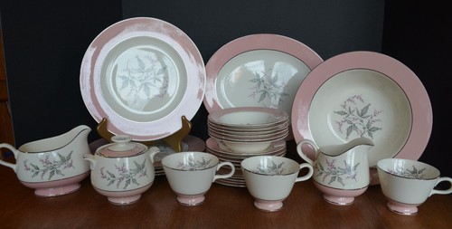 VTG HOMER LAUGHLIN Cavalier Eggshell Dinnerware Set (29) Pink Silver Trim - Picture 1 of 20