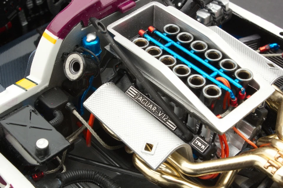 Exoto 1:18 | 1988 TWR Jaguar XJ-R9 LM | Winner, 24 Hours of Le Mans | Works Team - Image 4 of 4