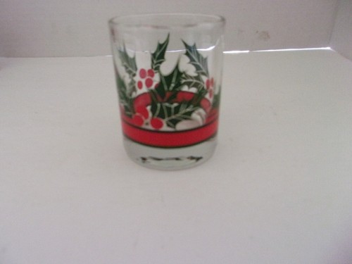 Vintage Christmas Holly and Berries Shot Glasses 2oz Set of 3 - Picture 7 of 10