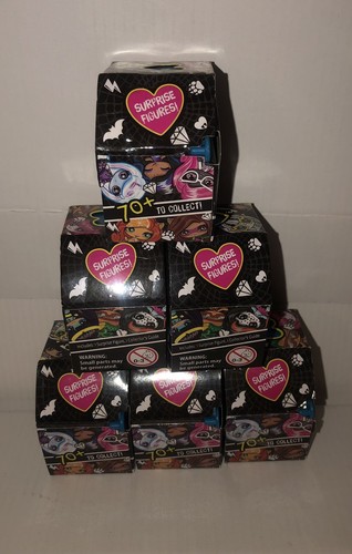 Monster High Mini Series 2 Sporty Ghouls *NEW* Blind Caskets ⚰️ Set Of 5 - Picture 6 of 7