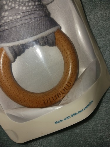 ULUBULU BPA Free Crinkle Fabric & Wood Teethers. Lot of 3. New Sealed - Picture 6 of 7