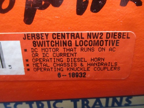 Lionel O Jersey Central NW2 Diesel Switcher #8932 & Calf Unit #8933 Tested Nice - Picture 3 of 18