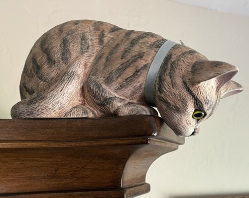 Vintage Shelf Sitter Ceramic Striped Kitty Cat 1986
