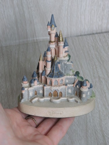 Mini escultura de resina Castillo de la Bella Durmiente John Hine Euro Disneyland - Imagen 2 de 13