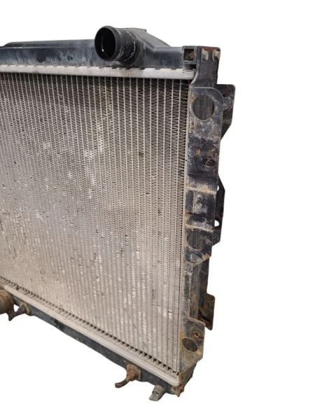 Radiador LHD compatible con 97-06 WRANGLER 597118 Foto 3 de 4