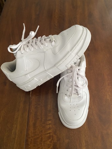 Nike Women’s Air Force 1 Size 10 Used - Picture 2 of 11