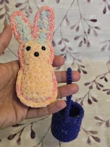 1 ganchillo hecho a mano mini conejito de Pascua Peep en mini cesta de Pascua conejito en cesta - Imagen 10 de 12