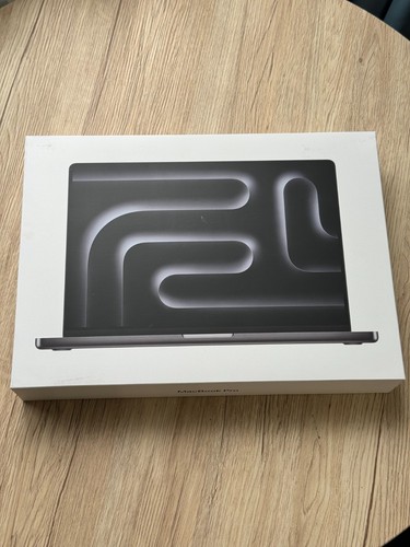 Apple MacBook Pro 16"-Space Black Apple M4 Pro/48GB RAM/512 SSD/3-Yrs Apple care - Picture 2 of 4
