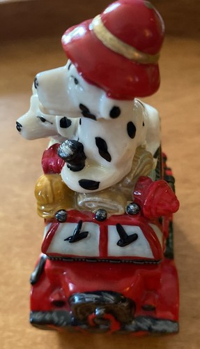 Dalmatians Hinged Trinket Box Fire truck, 101 Dalmatians - Picture 2 of 6