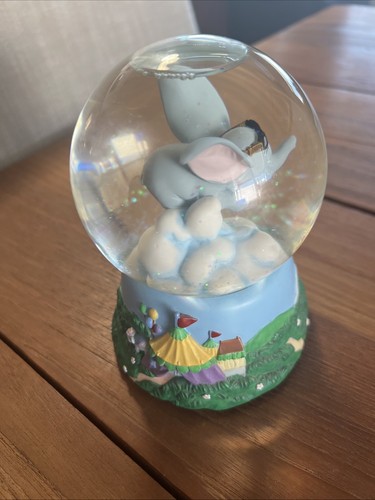 Disney Dumbo Snow Globe with Train - Musical Collectible Figurine Vintage 1968 - Picture 5 of 11