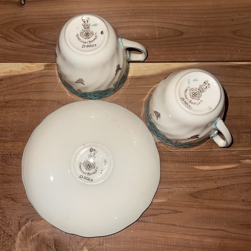 Royal Doulton Lowestoft Bouquet 2 Tea Cups & 2 Saucers - D6023 - England - 148 - Picture 9 of 10