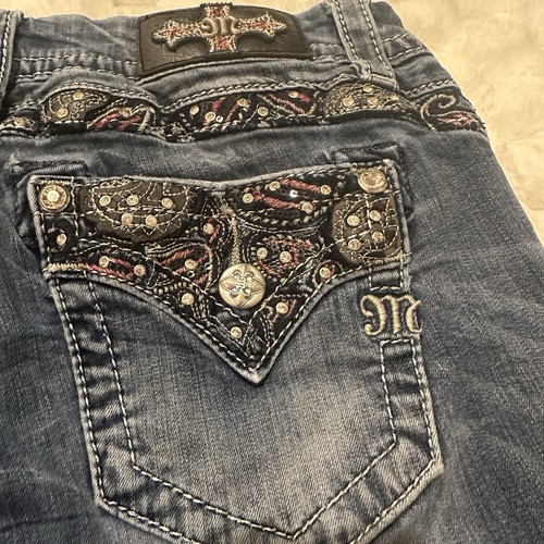 Miss Me Mid Rise Bootcut Jeans Damen Gr. 31x28 Glitzer Klappe bestickt Strass