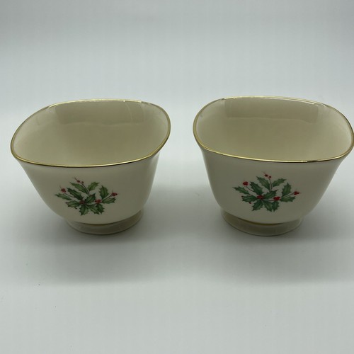 2 Lenox Holly Berry Holiday Square Footed Bowls - Gold Rim Nut Or Candy Dish Set - Picture 3 of 7