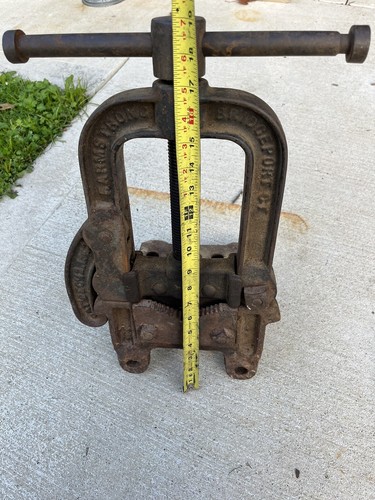 Vintage The Armstrong MFG Co #2 Pipe Vise Large Rare 1882 Antique - Works! - Picture 5 of 8