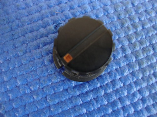 1 (x) TEAC A-3440 Reel to Reel Knob for Output or Input - Great condition - Picture 3 of 5