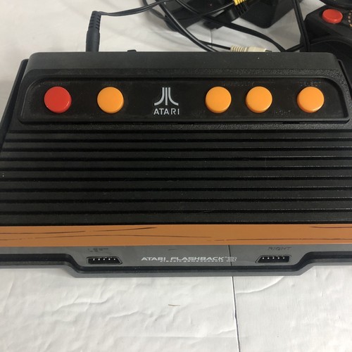 Atari Flashback 3 Launch Edition Black Console Bundle With Two Controllers  - Afbeelding 2 van 4