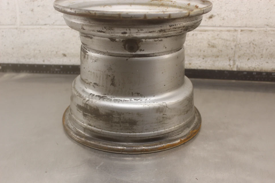 Suzuki Quadrunner 250 LTF250 1990 2x4 llanta trasera K6 Foto 2 de 4