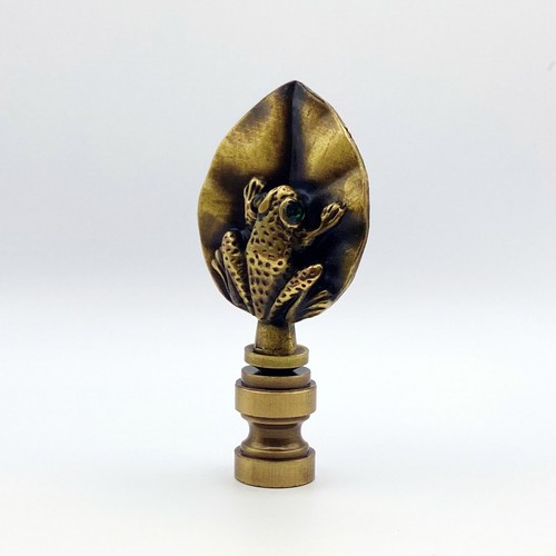 Lamp Finial-FROG ON LILY PAD-Aged Brass Finish, Highly detailed metal casting - Picture 3 of 10