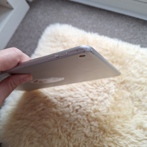 *Parts* Apple iPad Air 2 A1566 64GB wifi Space 9.7" screen Tablet CRACKED GLASS - Picture 14 of 17