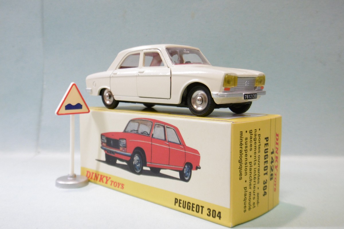 Dinky Toys Peugeot 304 Voiture Miniature - Blanc (1428