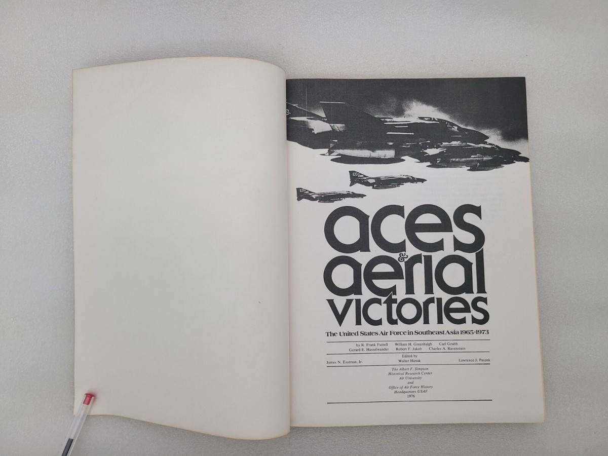 洋書 Complete history of U.S. aerial Combats Amazon.com