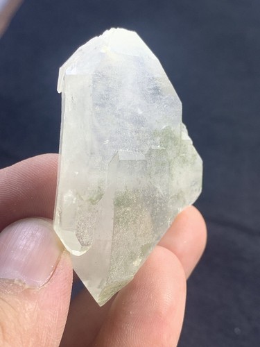 213 Carats Rare Chlorine Faden Quartz Crystal. - Picture 4 of 8