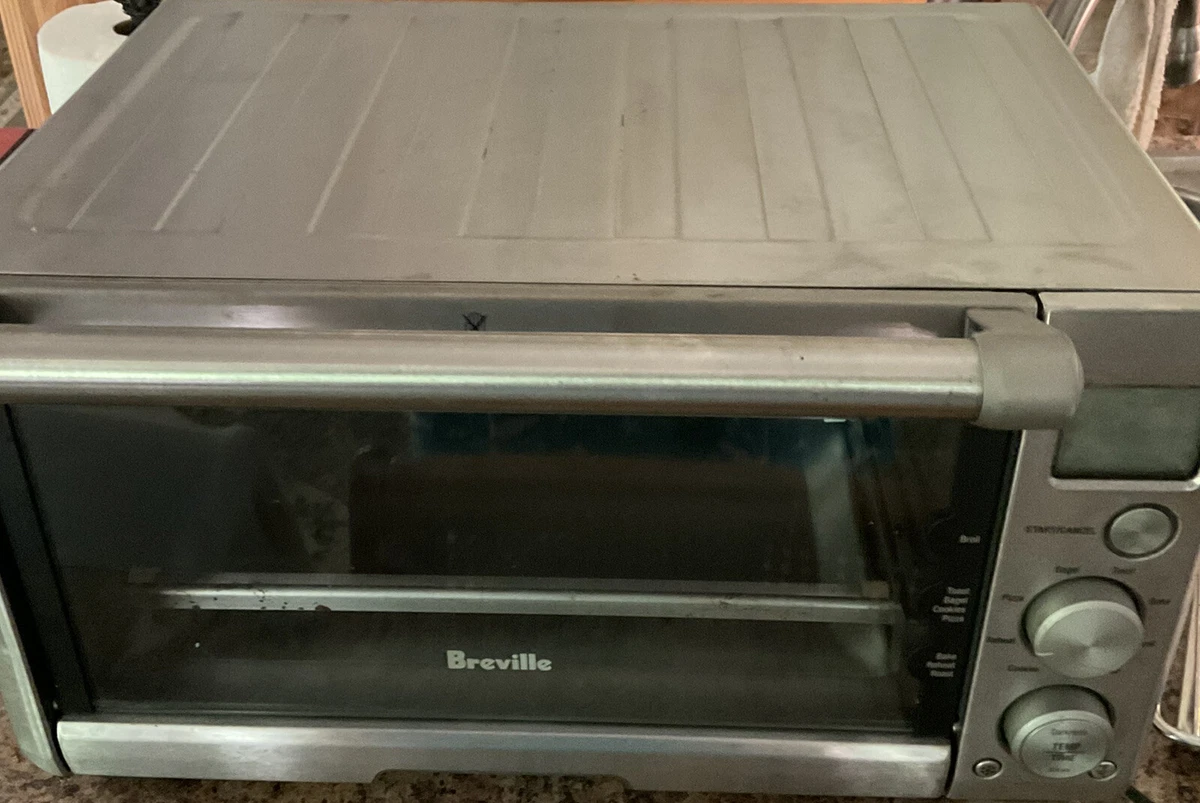 Breville Compact Smart Oven Electric Toaster Oven Model BOV650XL B Working