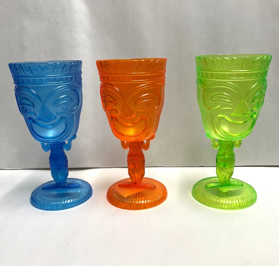 TIKI Drink Lot, 4 tumblers, 3 wine, 4 shot glass-plastic, 2 ice cube molds trays - Image 3 of 4